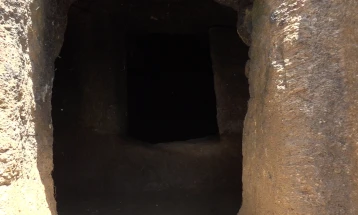 Прилепските археолози ги доистражуваат уникатините камени гробници на Маркови Кули, не се знае уште колку ги има