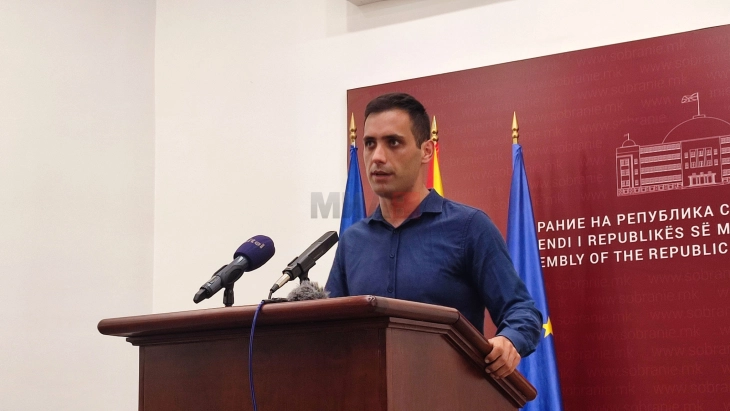 Левица предлага шестчасовно работно време, без намалување на платите