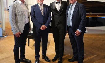 Дино Имери одржа концерт на сцената на „Бехштајн Центрум“ во Виена