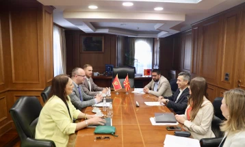 Environment minister Mexhiti meets with Montenegro's ecology minister Culafic