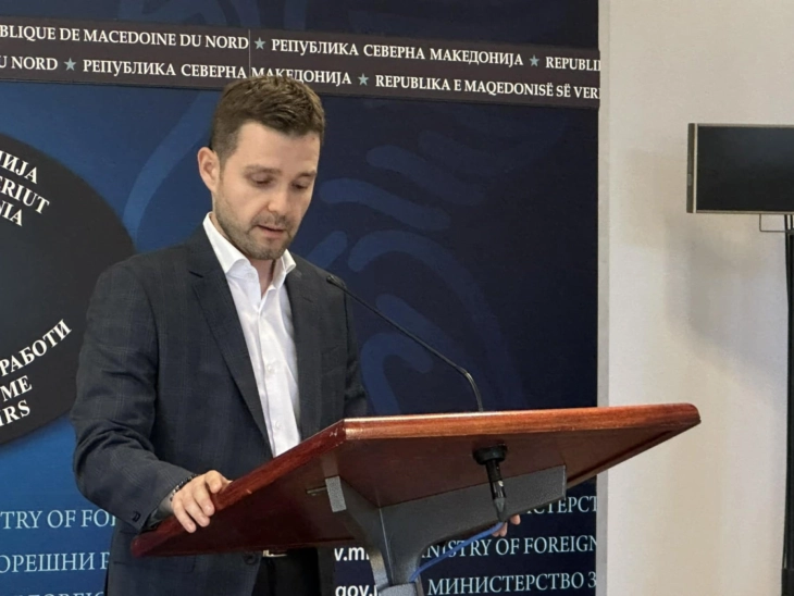 Муцунски: Вкупно 28 наши државјани се пријавиле да бидат евакуирани од Израел, најдоцна до утре се очекува осум лица да се префрлат на безбедна територија