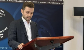 Муцунски: Вкупно 28 наши државјани се пријавиле да бидат евакуирани од Израел, најдоцна до утре се очекува осум лица да се префрлат на безбедна територија