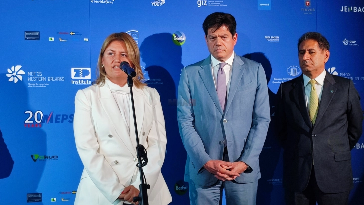 Божиновска: Ги финализираме законите за енергетска ефикасност и обновливи извори на енергија, тие се клучни за декарбонизацијата