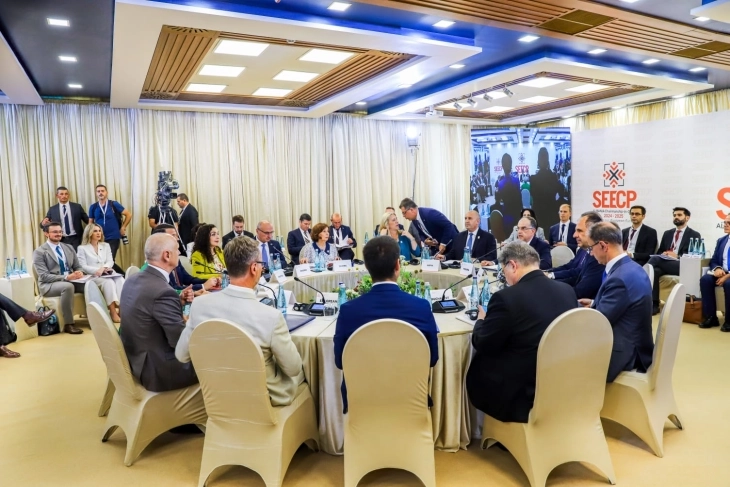 Siljanovska - Davkova nga Tirana: Pengesë më serioze është bilateralizimi i procesit të integrimit nga vetë fqinjët ballkanikë