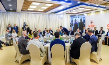 Siljanovska - Davkova nga Tirana: Pengesë më serioze është bilateralizimi i procesit të integrimit nga vetë fqinjët ballkanikë