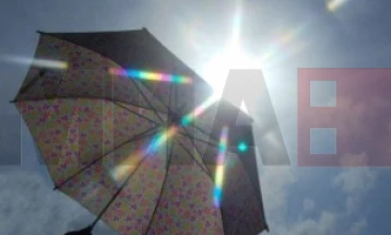 Moti sot me diell dhe i ngrohtë, pasdite me shi të rrëmbyeshëm dhe bubullima