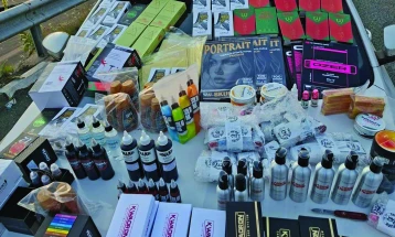 Царинска управа: На Богородица и Меѓународен аеродром Скопје спречени обиди за шверц на цигари и тутун, над пет илјади алатки за тетовирање