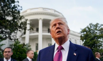 Trampi: Nuk do ta vrasim ajatollahun Hamnei, të paktën jo tani