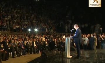 Mickoski: Maqedonia nuk ndërtohet vetëm me numra dhe tregues ekonomikë, por edhe me ruajtjen e traditës dhe vlerave