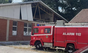 Dy ushtarë të lënduar gjatë shuarjes së zjarrit në kazermën e Tetovës