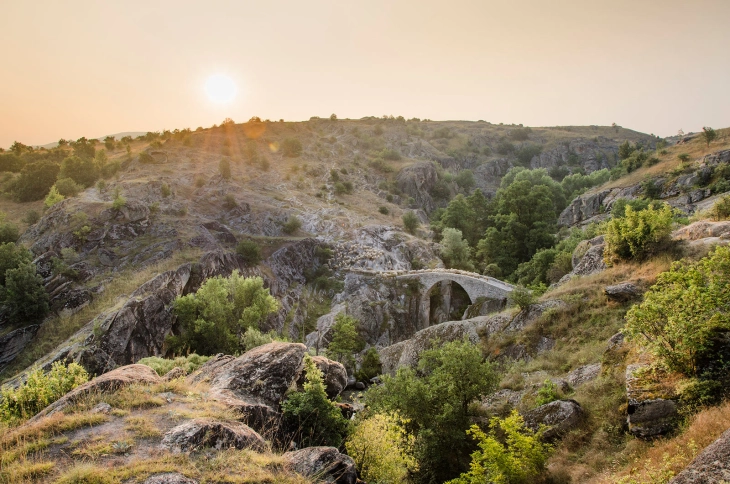 Камениот мост во село Зовиќ туристичка атракција во Мариово