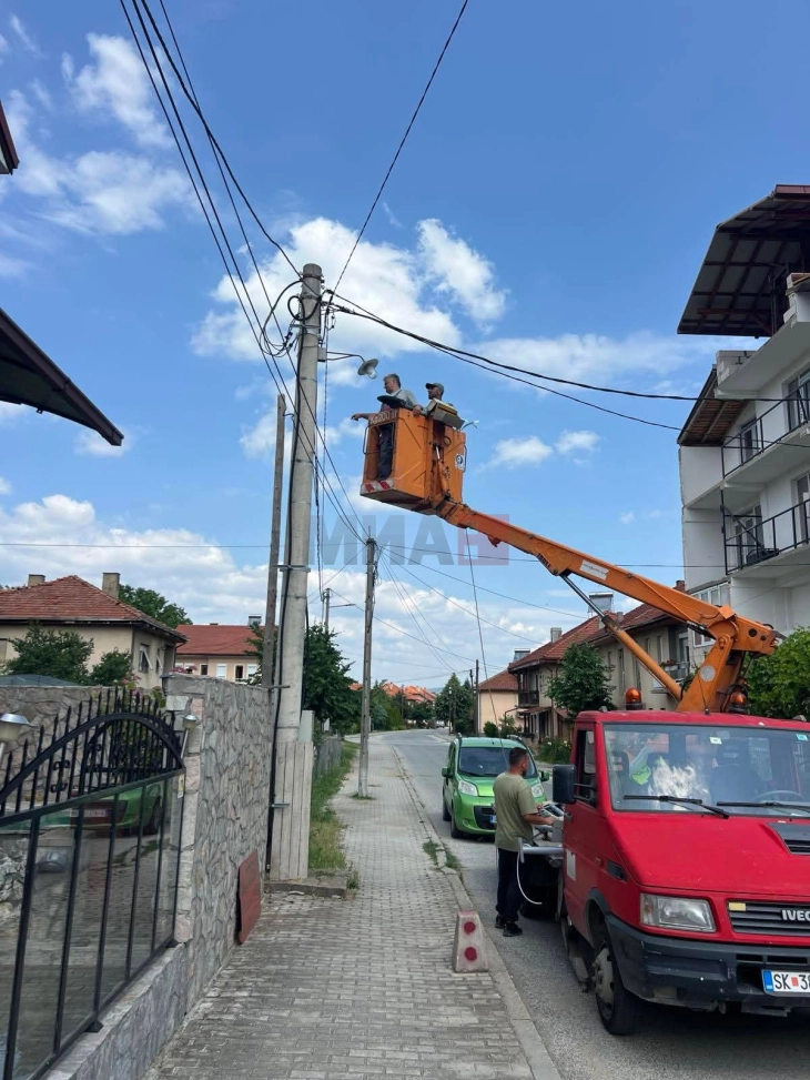 Во Берово продолжува замената на градското осветлување