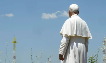 Папата Лав Четиринаесетти предупредува на предизвиците кои ги носи вештачката интелигенција