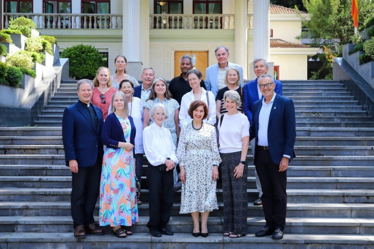 Сиљановска-Давкова прими Американци кои се на аџилак во земјава