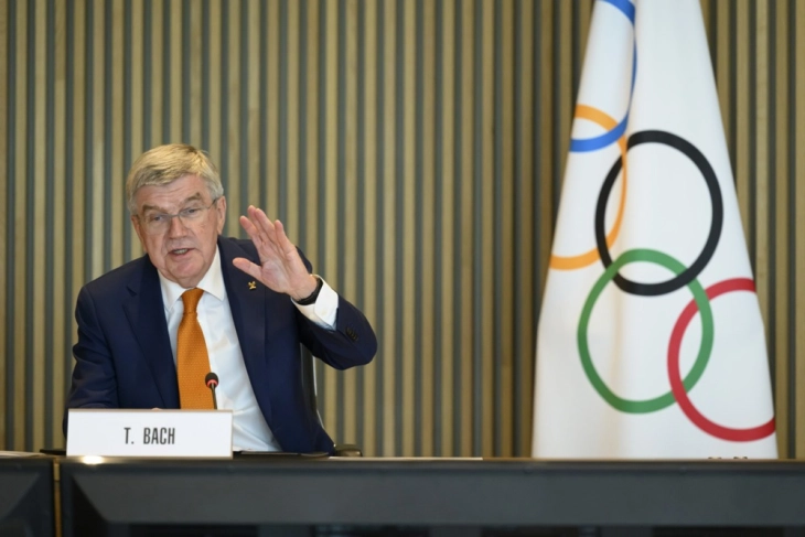 Бах одликуван со златен Олимписки орден