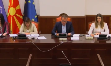 Предлог законите за вработените во јавниот сектор и административните службеници го поминаа комисискиот филтер