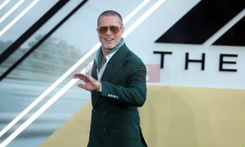 Бред Пит за своето искуство со „Анонимни алкохоличари“