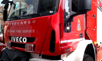 Трет ден активен пожарот на грчкиот остров Хиос