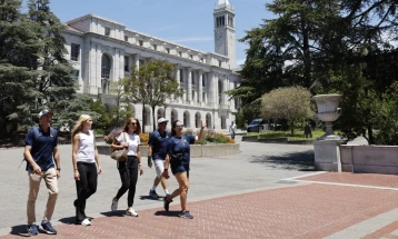 Сојузна судијка ја блокираше забраната на Трамп за странски студенти кои се запишуваат на Харвард
