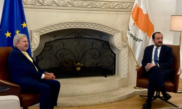 Христодулидис и Хан размениле мислења за следните чекори во кипарското прашање