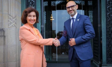 Takimi i presidentes Siljanovska-Davkova me sekretarin e përgjithshëm të Gjykatës së përhershme të arbitrazhit në Hagë, Marcin Cepelak