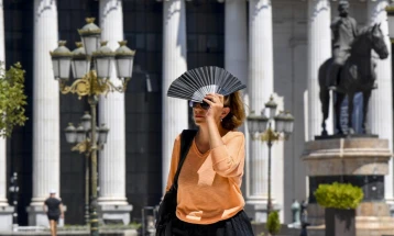 Weather: Sunny and hot; high 39°C