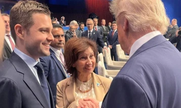 Кратка средба на Сиљановска-Давкова со американскиот претседател Трамп во Хаг:  Остануваме посветени на сојузништвото со САД