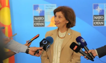 Сиљановска-Давкова: На Самитот во Хаг потенцирав дека верувам во збогум оружје и во насушната потреба од траен мир