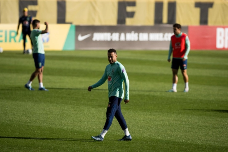 Нејмар останува во Сантос