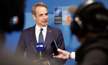 Takim i shkurtë Micotakis - Erdogan në margjina të Samitit të NATO-s në Hagë