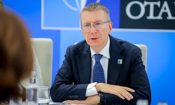 President Siljanovska Davkova meets Latvian counterpart Rinkēvičs in The Hague