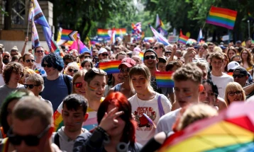 Фон дер Лајен ги повика унгарските власти да ја повлечат забраната за Парадата на гордоста