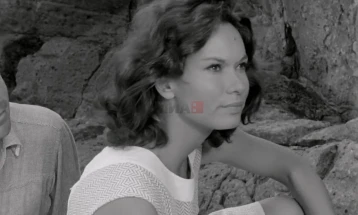 Почина глумицата Леа Масари