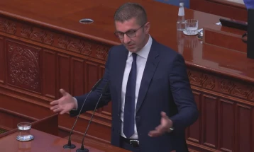 Мицкоски: Ќе сториме се што е во наша моќ за да ги почнеме преговорите со ЕУ,  но тоа нема да го направиме како „модерни“ Македонци