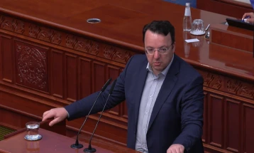 Николоски: Имаме надлежност само за градби од А категорија, наместо спектакли, градоначалничката на Град Скопје да излезе со градежна инспекција на терен