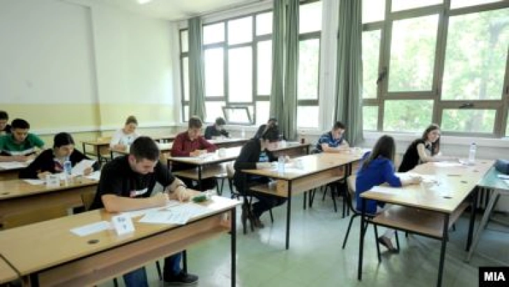 Education minister: Grades don't reflect students' actual knowledge