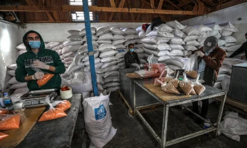 Izraeli e suspendoi dërgimin e ndihmave në veri të Rripit të Gazës