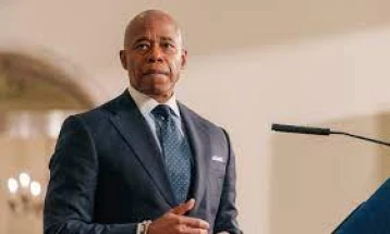 Градоначалникот на Њујорк почна кампања за реизбор како независен кандидат