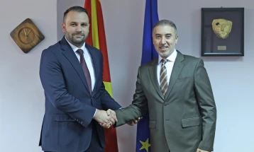 Средба на министерот Дурмиши со в.д амбасадорот на Катар Ал-Кајарин