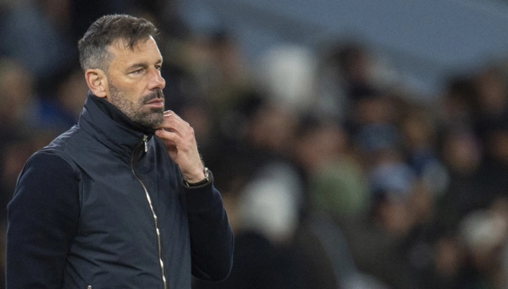 Лестер и Ван Нистелрој ја прекинаа соработката