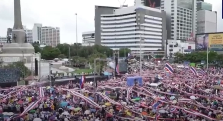 Протести во Тајланд, граѓаните бараат оставка од премиерот