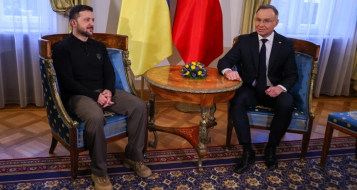 Zelensky awards Ukraine's Order of Liberty to Polish President Duda