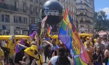 Во Париз почна Парадата на гордоста