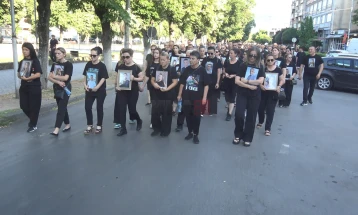 „Марш за ангелите“ во Кочани: Пожарот во „Пулс“ да не остане уште една трагедија затворена во архивите на неправдата, институциите да побрзаат со постапките