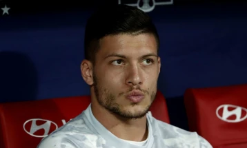 Српскиот напаѓач Лука Јовиќ го напушти Милан