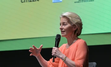 Fon der Lajen: Dakorduam 