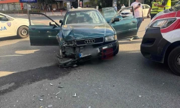 Две лица потешко повредени во сообраќајка во центарот на Скопје (ДПЛ)