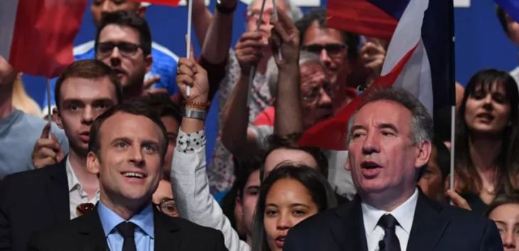 Француската влада денеска ќе се соочи со гласање за недоверба