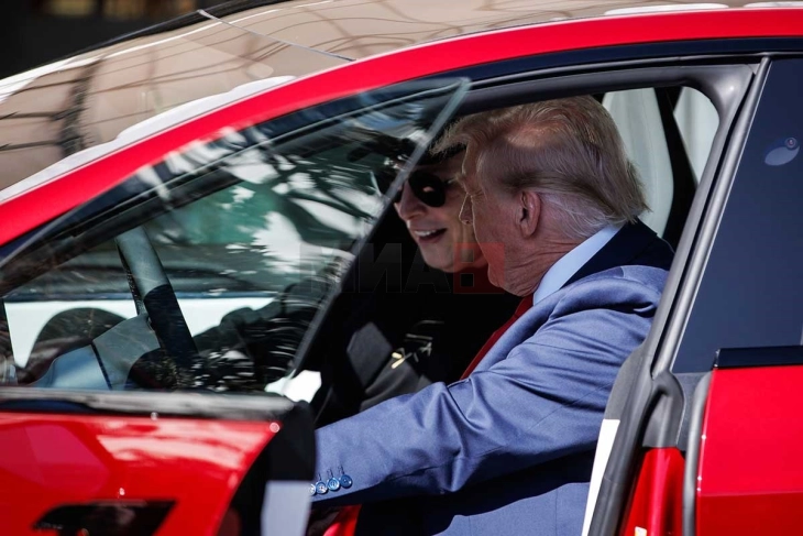 Trampi iu përgjigj ashpër Maskut: Pa subvencione do të ktheheshe në Afrikën e Jugut