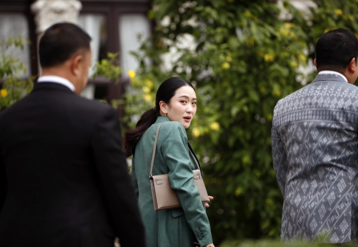 Уставниот суд на Тајланд ја суспендира од должноста премиерката Шинаватра